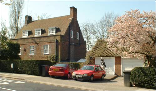 001 Hampstead Way